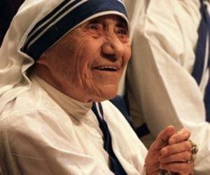 Teresa de Calcuta ganó el Nobel de la Paz en 1979 por su trabajo a favor de los pobres. AP