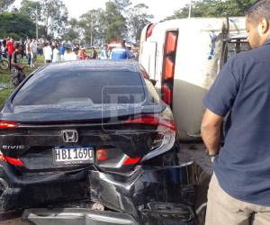 Una de las pasajeras que viajaba en el bus que se accidentó en la carretera CA-5, a la altura de El Durazno, relató los momentos de angustia que vivieron minutos antes del volcamiento que dejó, de forma preliminar, siete personas heridas.