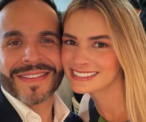 La empresaria Ana Lucía Pineda, administradora de empresas del departamento caribeño de Córdoba, será la próxima primera dama de Colombia si se confirma en el escrutinio la victoria del ultraderechista Abelardo de la Espriella en las elecciones presidenciales de este domingo.
