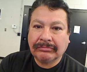 Ramón Morales Reyes es un inmigrante indocumentado originario de México, de 54 años, residente en Milwaukee, Wisconsin. Es padre de tres hijos ciudadanos estadounidenses, quien trabaja como lavaplatos desde hace varios años. Fue acusado por presuntamente enviar cartas de amenaza de muerte a Donald Trump.