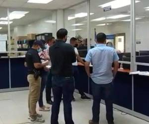 Tres de los agentes recibieron medidas sustitutivas y uno guardará prisión preventiva en El Progreso, Yoro.