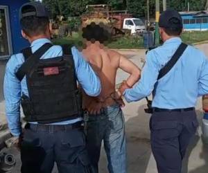 El homicida fue identificado como Jonathan Edgardo Matute Varela, un labrador de 39 años, que se encontraba bajo los efectos del alcohol cuando asesinó a su madre de 67 años.