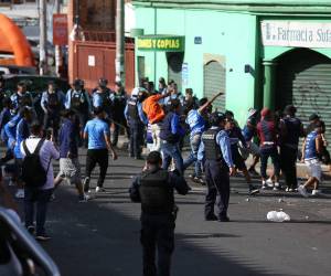 Como parte de las acciones inmediatas, la Secretaría de Seguridad ordenó la conformación de un equipo técnico especializado para llevar a cabo las investigaciones correspondientes.