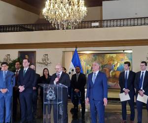 En el marco de su programa económico, la nueva administración se ha comprometido a aplicar políticas sólidas y consistentes con los objetivos del programa respaldado por el FMI.