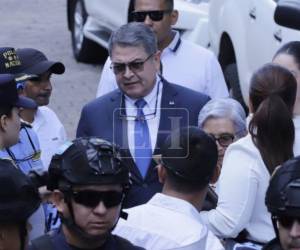 Juan Orlando Hernández se presentó a su audiencia de declaración de imputado por las acusaciones de fraude y lavado de activos señaladas por el Ministerio Público.