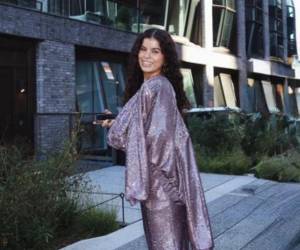 Yelena Morera Ortiz comparte su testimonio y presenta su propuesta musical cristiana durante su primera aparición en televisión.