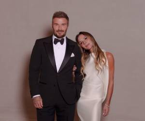 Sir David Beckham, el exfutbolista que una vez fue fotografiado en cada estadio del planeta, acaba de marcar un nuevo hito en su trayectoria. Esta semana se convirtió en el primer deportista de la historia del Reino Unido en alcanzar el estatus de multimillonario.
