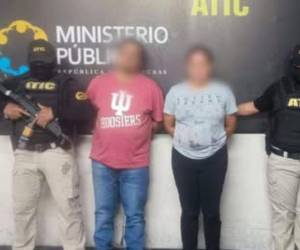 Según las investigaciones iniciales, los sospechosos tenían incapacidades médicas extendidas por una clínica con la firma y sello de varios médicos que no tenían conocimiento de lo sucedido.