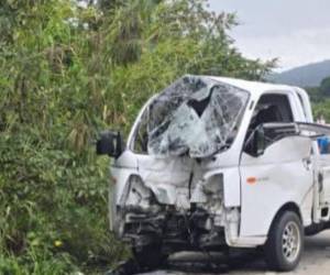 Cuatro miembros de una familia perdieron la vida la mañana de este 1 de enero tras un accidente de tránsito en la carretera internacional CA-4, a la altura de la comunidad de Las Bodegas, Nueva Arcadia, Copán.