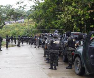 Patrullas, vehículos militares, retenes y agentes fuertemente armados comenzaron a tomarse este jueves varios sectores de Omoa y Trujillo luego de las masacres que se reistraron en el país y dejaron cerca de 20 personas muertas entre civiles y miembros de la Policía Nacional.