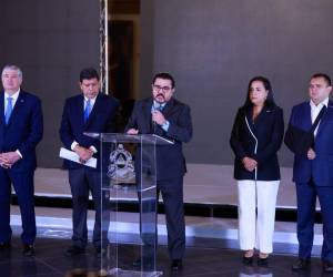 El anuncio se hizo en Casa Presidencial por diversos funcionarios.