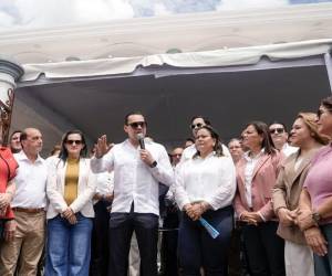 El presidente del Congreso Nacional, Tomás Zambrano, junto a diputados de varias bancadas realizaron la inauguración de las instalaciones de la sede legislativa.