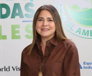Paola Rubí, esposa del alcalde Juan Diego Zelaya, reafirmó el compromiso de la Alcaldía Municipal del Distrito Central, durante el evento de lanzamiento.