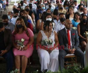Unas 30 parejas asistieron a las tradicionales bodas gratis realizadas por la Alcaldía Municipal del Distrito Central (AMDC) el 12 de agosto.