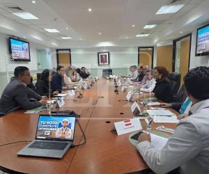 Comisiones del Partido Nacional y Liberal no llegan a acuerdos, pero aseguran que buscan la paz del pueblo hondureño