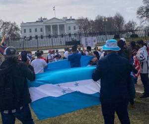 Estados Unidos suspendió temporalmente las citas para visas de inmigrantes, afectando también a solicitantes hondureños.