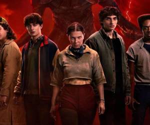 La quinta entrega de Stranger Things, disponible en Netflix desde el 26 de noviembre, ha suscitado intensos debates entre los seguidores, quienes señalaron inconsistencias temporales que afectan la continuidad de la trama. ¿Los notó usted? Aquí se los contamos.