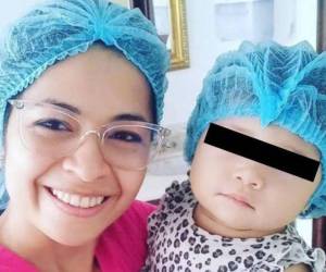 El abogado acusador privado y el Ministerio Público buscan que la Sala de lo Constitucional de la Corte Suprema de Justicia revise la resolución que permitió a la odontóloga Tesla Paola Alemán quedar libre del proceso penal por la muerte de su hija Ana Paula Reyes Alemán, de casi tres años, ocurrida en febrero de 2025.