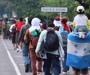 Una caravana integrada por unos 300 migrantes, en su mayoría hondureños, ingresó a México desde Guatemala con la intención de avanzar hacia el norte del país: algunos para llegar a Estados Unidos y otros para permanecer en territorio mexicano.