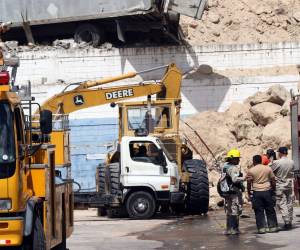 La empresa INGELMEC<i>, </i>afectada por el derrumbe y posterior incendio ocurrido en el Anillo Periférico de Tegucigalpa, anunció la suspensión temporal de sus actividades comerciales y administrativas durante dos días, una decisión tomada en medio del luto que atraviesa tras la muerte de tres de sus colaboradores.