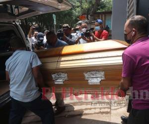 El cuerpo de Tito Montes Bobadilla fue retirado por sus familiares de la morgue de Medicina Forense para trasladarlo a Colón.