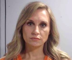 A 90 días de prisión fue condenada Misty Roberts tras ser hallada culpable de delitos relacionados con una relación sexual que mantuvo con un menor de edad, quien era amigo de su propio hijo. Aquí los detalles del caso registrado en Estados Unidos: