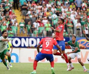 Imágenes del desarrollo del partido.