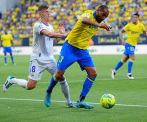 El Real Madrid se impuso desde el inicio cuando a los cinco minutos del duelo Mariano Díaz acertó un tremendo golazo en el arco local.