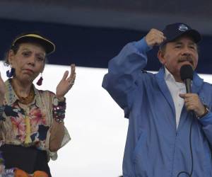 El presidente de Nicaragua, Daniel Ortega, su esposa y vicepresidenta, Rosario Murillo.