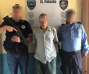 Agentes de la Policía Nacional capturaron al adulto mayor en atención a una orden judicial por estar acusado de cometer el delito de hurto de ganado mayor en el municipio de Texiguat, El Paraíso.