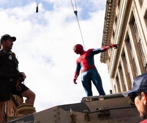 Tras el doloroso fallecimiento de su tía May, Parker se enfrenta a una realidad profundamente solitaria.