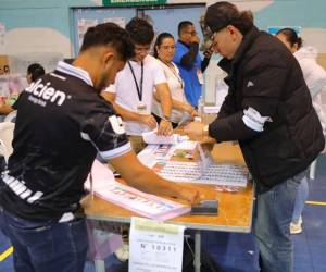 Estas actas podrían representar más de 500.000 votos, suficientes para cambiar los resultados provisionales, pero la fecha del recuento aún se ha fijado.