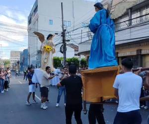 Los capitalinos disfrutan de las Carreritas de San Juan.