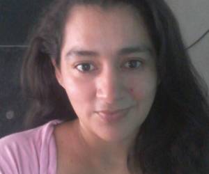 Familiares de Darling Hércules piden que se haga justicia por su muerte, tras denunciar presunta negligencia médica en el centro hospitalario donde fue atendida luego de ser mordida por una serpiente barba amarilla en la aldea La Jutosa, municipio de Choloma, Cortés. Aquí los detalles.