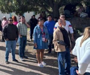 Los empleados denunciaron que el personal de seguridad revisó sus carnés, pero les indicó que no estaban autorizados para entrar.