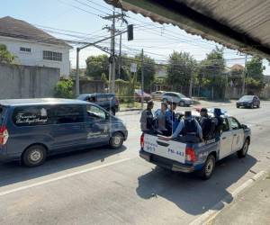 No lo dejaron solo ni un momento; este miércoles fueron retirados los restos del agente policial abatido en un enfrentamiento en La Masica, Atlántida. Aquí las imágenes del momento,