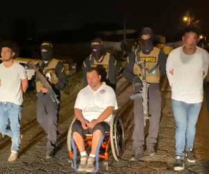 La captura fue de tres hombres de la presunta estructura criminal “La Rumba”. Uno de ellos era transportado en una silla de ruedas.