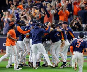 Lo más grande que un beisbolista puede alcanzar ha sido conseguido este 5 de noviembre del 2022 por Mauricio Dubón, tras el sexto juego disputado por los Astros de Houston contra los Phillies de Philadelphia.