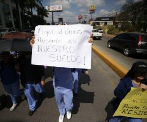 Los médicos de forma constante realizan acciones de presión por la falta de pagos.