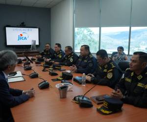 La cúpula de la Policía Nacional que lidera el proyecto de Policía Comunitaria, se reunió con personeros de la Agencia de Cooperación Internacional del Japón (JICA), que apoya la iniciativa en Honduras.