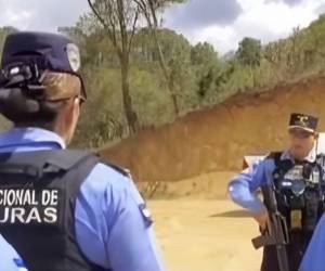 El triple asesinato ocurrió la tarde del pasado domingo, cuando sujetos armados atacaron a balazos a los tres hermanos en la comunidad donde residían.