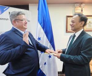El abogado Carlos Ramón Loucel Aguilera fue juramentado como nuevo jefe regional del INA en el departamento de Choluteca por el ministro-director Javier Talabera.