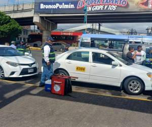 La Inspectoría del IHTT se despliega en la capital para frenar irregularidades en taxis y solicita apoyo ciudadano mediante denuncias al 9999-3080.