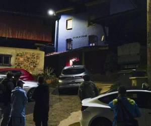Una riña familiar ocurrida en la localidad asturiana de Aces, al norte de España, terminó con la muerte de una joven de 20 años. La Guardia Civil confirmó que una adolescente de 17 años fue detenida horas después del ataque.
