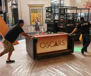 El emblemático Dolby Theatre será nuevamente el escenario donde la industria del cine celebrará su mayor fiesta: la edición número 98 de los Premios Óscar, programada para este domingo 15 de marzo de 2026.