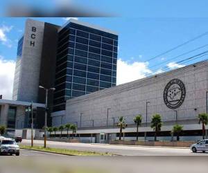 El número de plazas creció de 1,279 a 1,283 empleados permanentes de enero a febrero 2026.