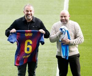 Hansi Flick buscará mantener el liderato en la tabla sobre el Real Madrid.