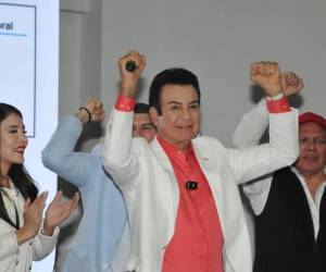 Asfura lideraba los resultados preliminares desde la noche electoral con apenas unos 500 votos por encima de Nasralla.