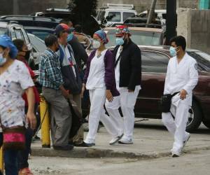Los médicos dieron plazo de dos semanas a las autoridades para que resuelvan la situación que afecta a unos 600 médicos.