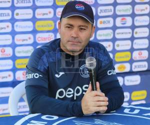 Javier López durante la conferencia de prensa.